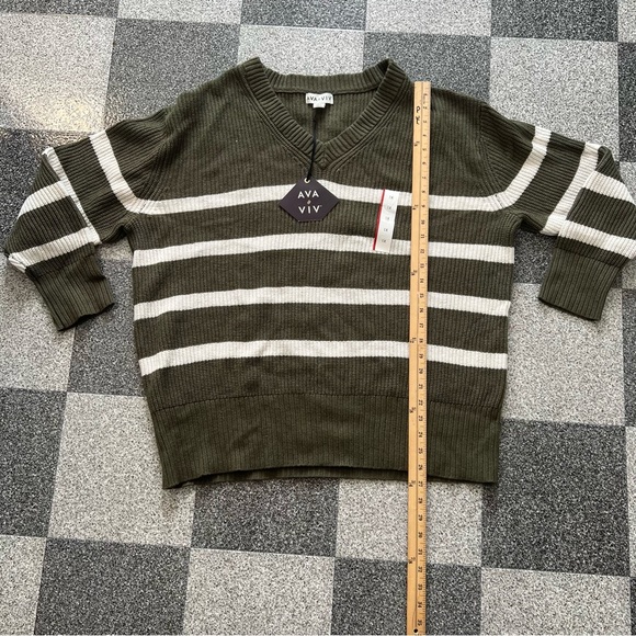 NWT Ava & Viv Green and Oatmeal Striped V-Neck Pullover Sweater- Size 1X - Picture 5 of 10